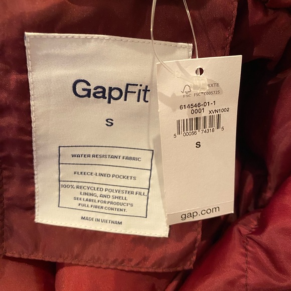 NWT Gap maroon camo jacket - Picture 3 of 6